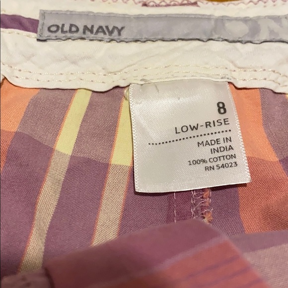 Old Navy low rise Size 8 shorts oran purple patter - Picture 3 of 5